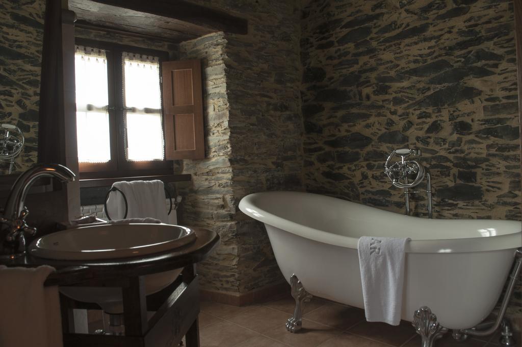 Apartamentos A Retoral Coana Bilik gambar