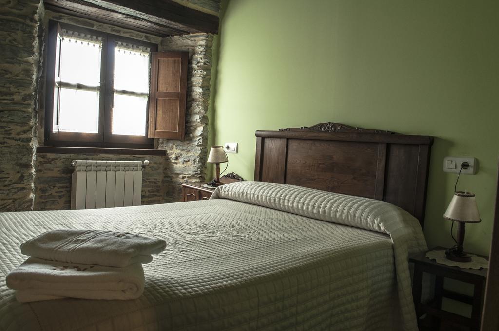Apartamentos A Retoral Coana Bilik gambar