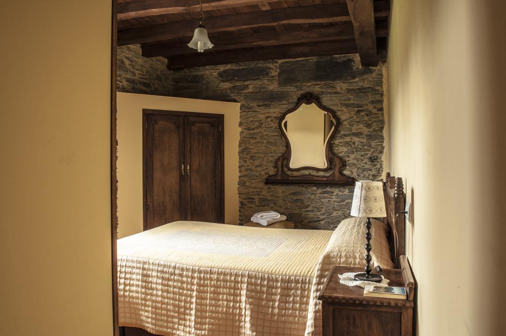 Apartamentos A Retoral Coana Bilik gambar
