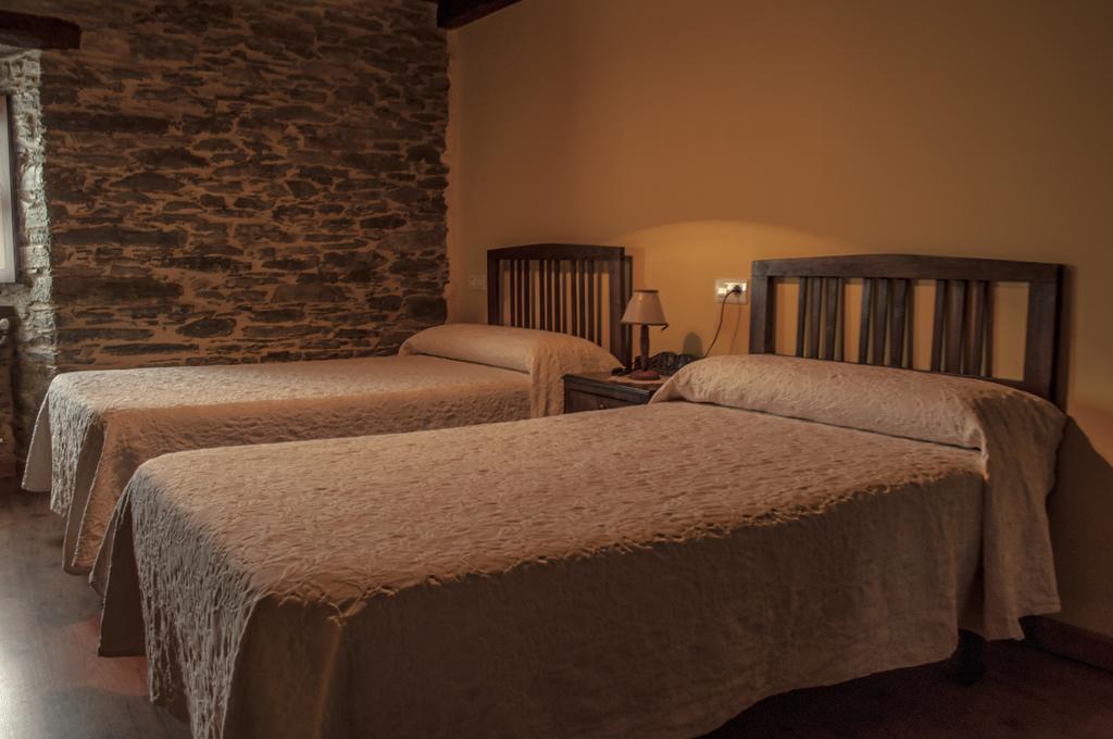 Apartamentos A Retoral Coana Bilik gambar