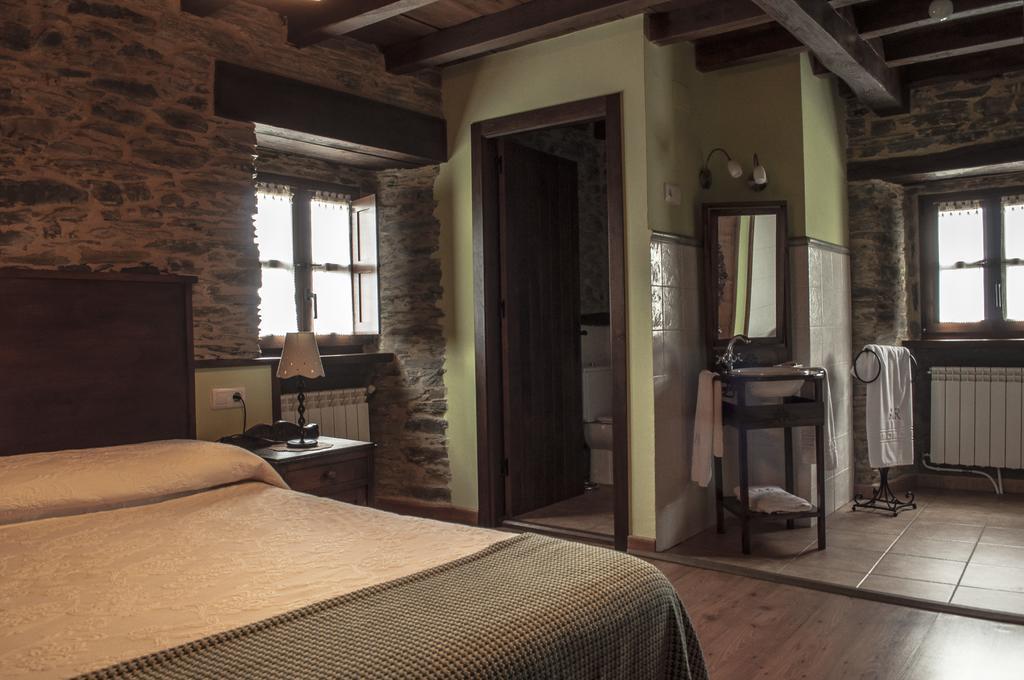 Apartamentos A Retoral Coana Bilik gambar